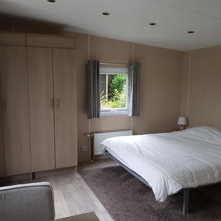 De Bijsselse Enk, Chalet 20 A 넌스피트 객실 사진